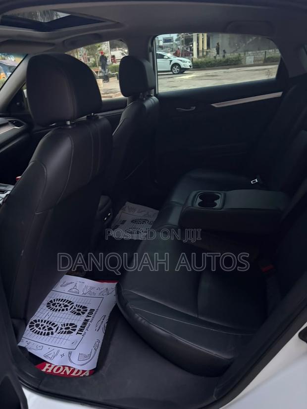 Honda Civic Touring 4dr Sedan (1.5L 4cyl) 2017 White