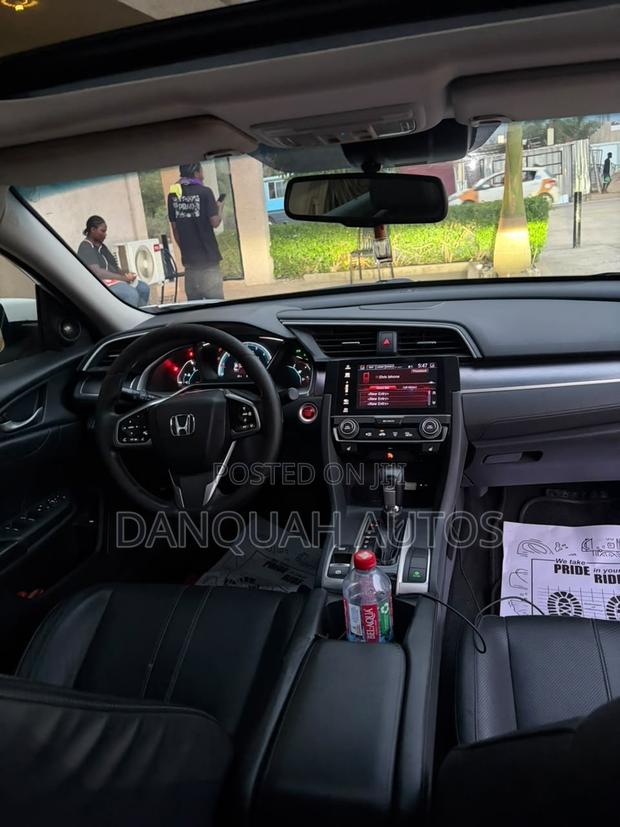 Honda Civic Touring 4dr Sedan (1.5L 4cyl) 2017 White