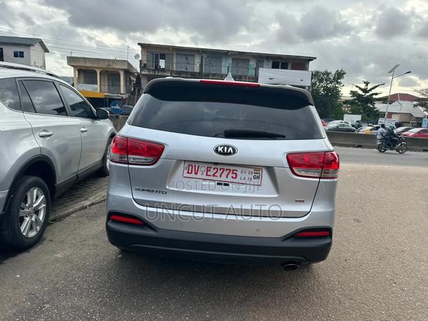 Kia Sorento 2017 Silver