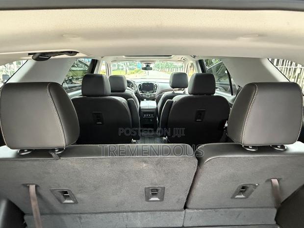 Chevrolet Traverse Limited High Country AWD 2024 Gray