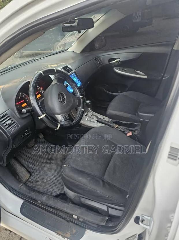 Toyota Corolla 2012 White