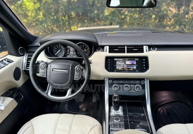 Land Rover Range Rover Sport HSE 4x4 (3.0L 6cyl 8A) 2017 Black