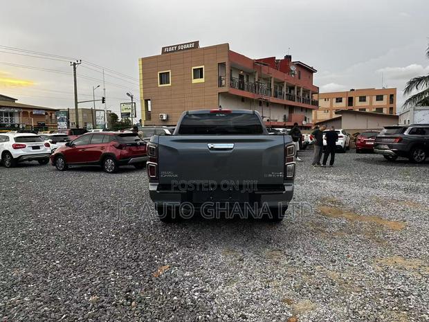 Isuzu D-MAX 2022 Gray