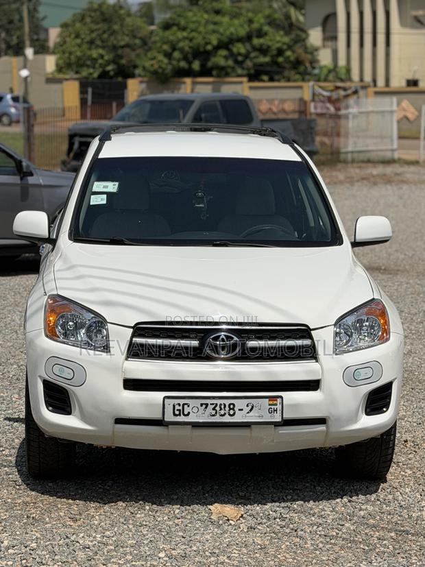 Toyota RAV4 2012 White