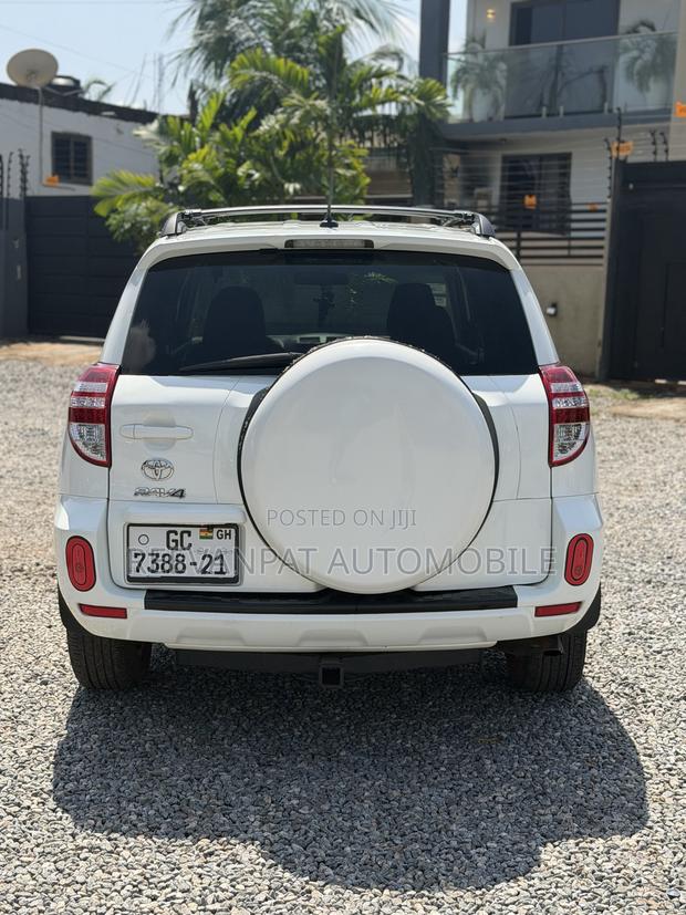 Toyota RAV4 2012 White