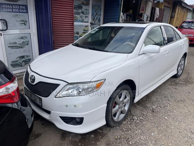 Toyota Camry LE 4dr Sedan (2.5L 4cyl 6AM) 2010 White