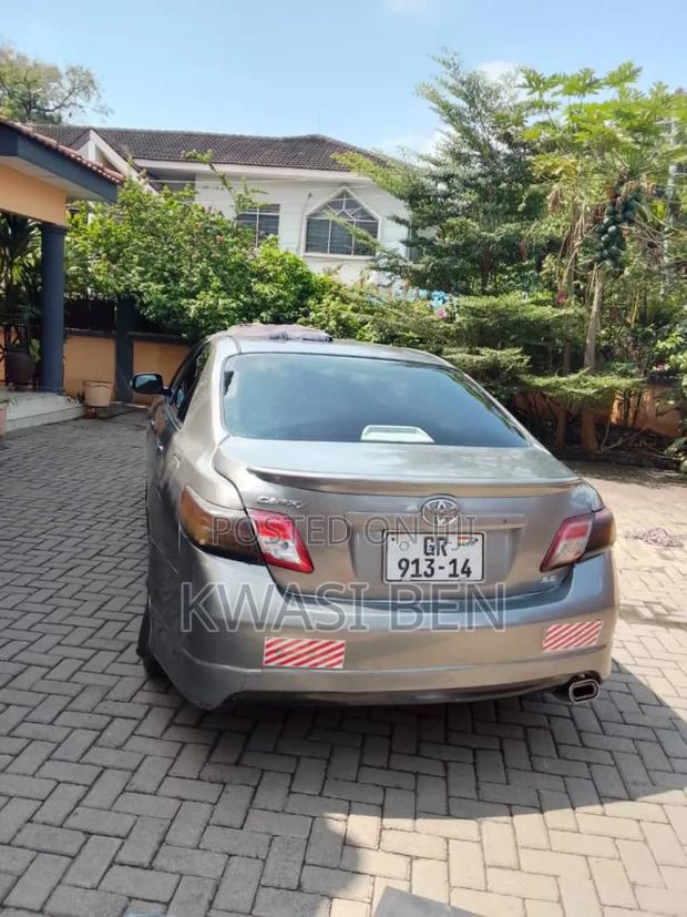 Toyota Camry 2011 Gray