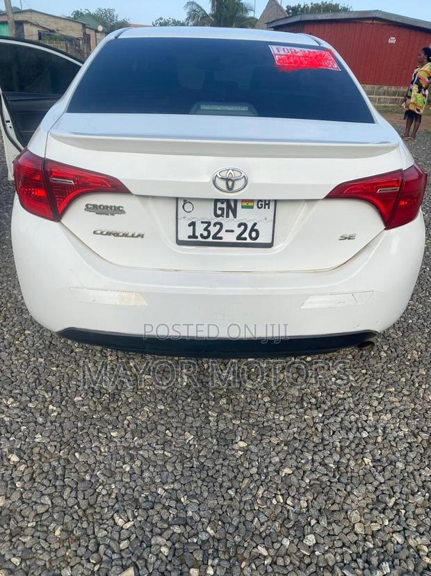 Toyota Corolla SE Special Edition 4dr Sedan (1.8L 4cyl CVT) 2017 White