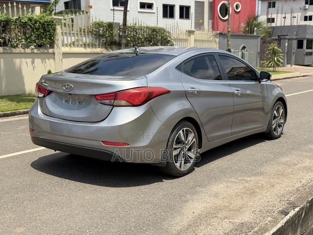 Hyundai Elantra Limited 4dr Sedan (1.8L 4cyl 6A) 2014 Silver