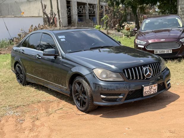 Mercedes-Benz C250 2012 Black