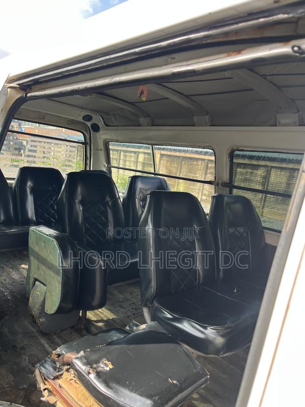 Hyundai H200 2011 White