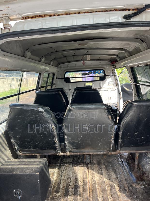 Hyundai H200 2011 White