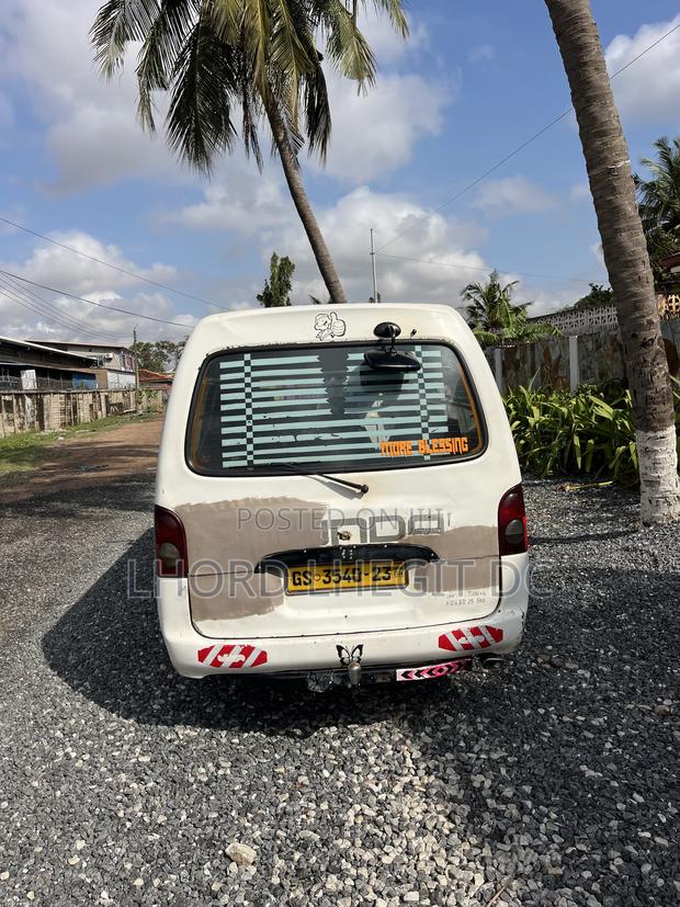 Hyundai H200 2011 White
