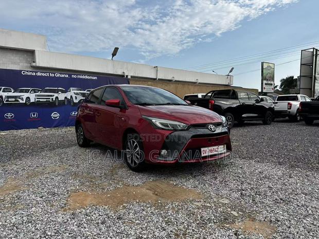 Toyota Yaris 1.5 Sedan L 2020 Red