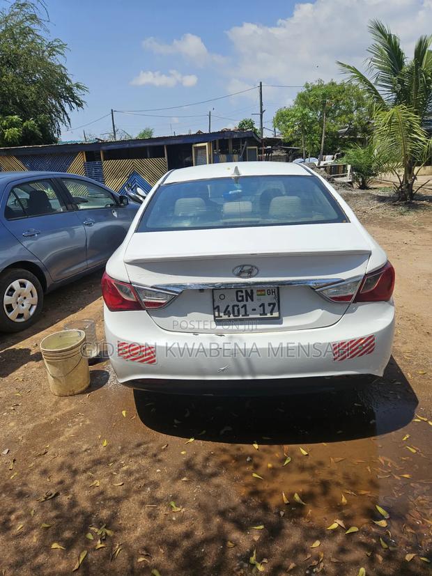 Hyundai Sonata GLS Sedan FWD (2.4L 4cyl 5A) 2010 Silver