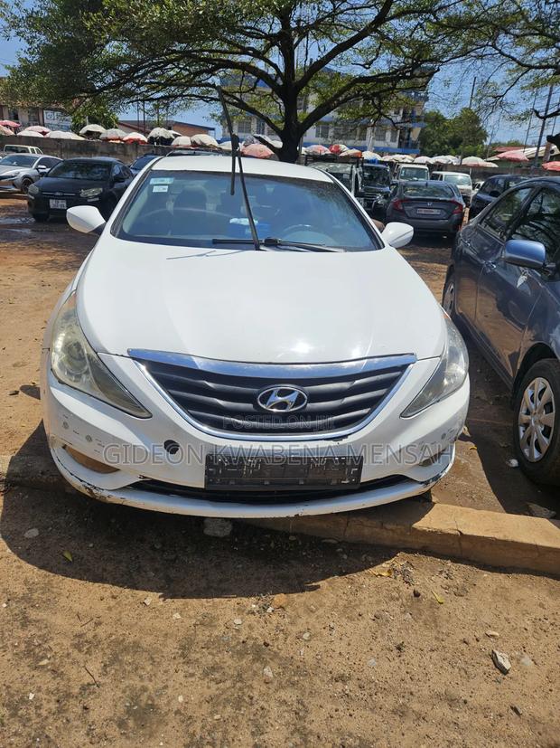 Hyundai Sonata GLS Sedan FWD (2.4L 4cyl 5A) 2010 Silver