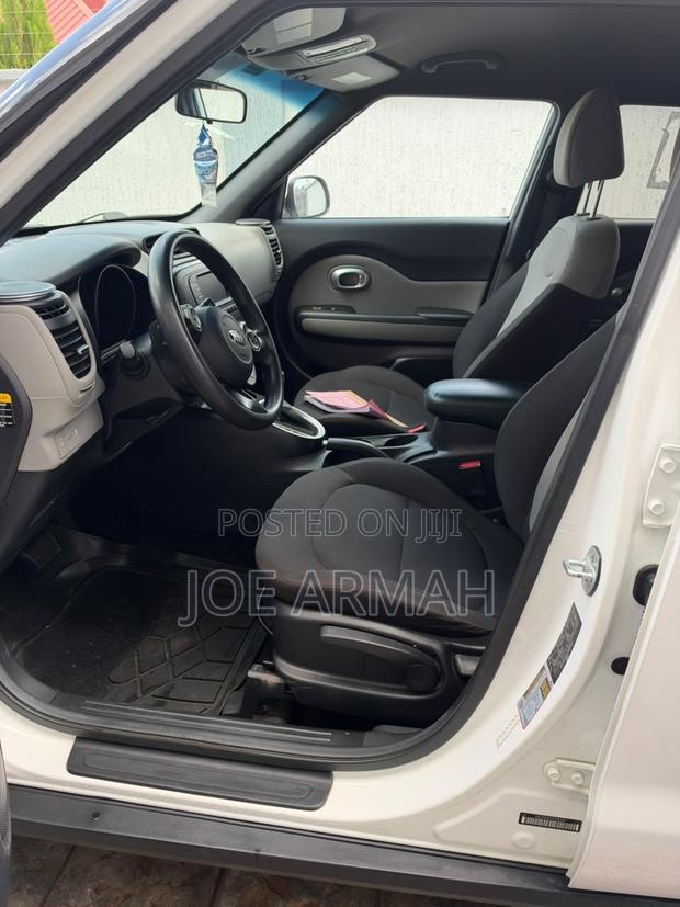 Kia Soul Hatchback 2018 White