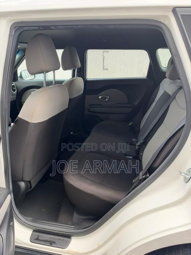 Kia Soul Hatchback 2018 White