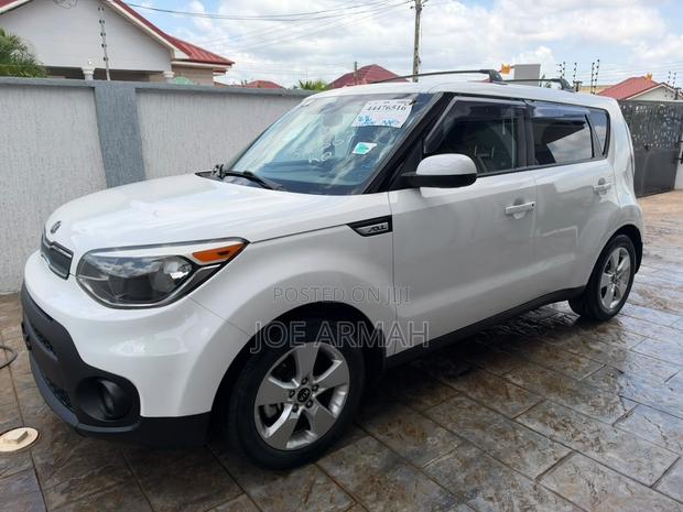 Kia Soul Hatchback 2018 White
