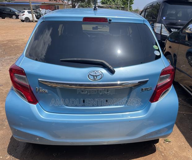 Toyota Vitz 1.3 FWD 5dr 2014 Blue