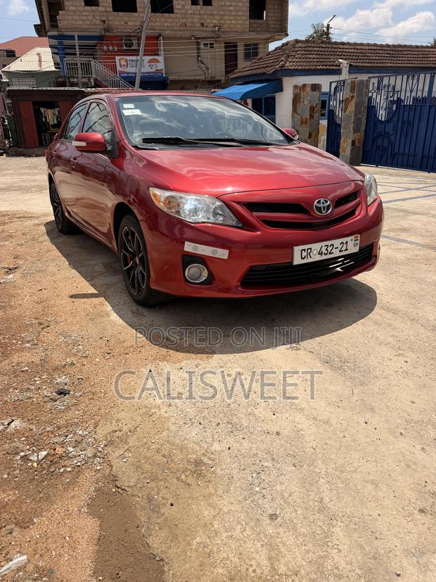 Toyota Corolla LE 4dr Sedan (1.8L 4cyl 4A) 2013
