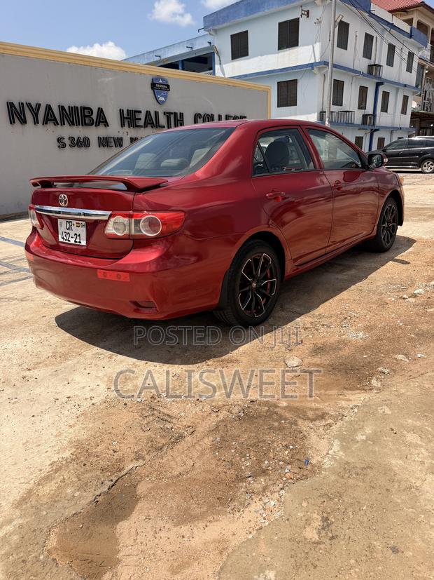 Toyota Corolla LE 4dr Sedan (1.8L 4cyl 4A) 2013