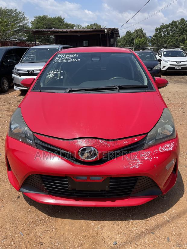 Toyota Vitz 1.3 FWD 5dr 2015 Red