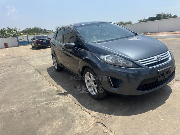 Ford Fiesta S 4dr Sedan (1.6L 4cyl 5M) 2014 Gray