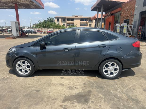 Ford Fiesta S 4dr Sedan (1.6L 4cyl 5M) 2014 Gray