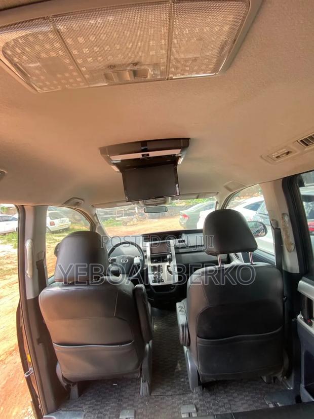 Toyota Voxy 2013 Black