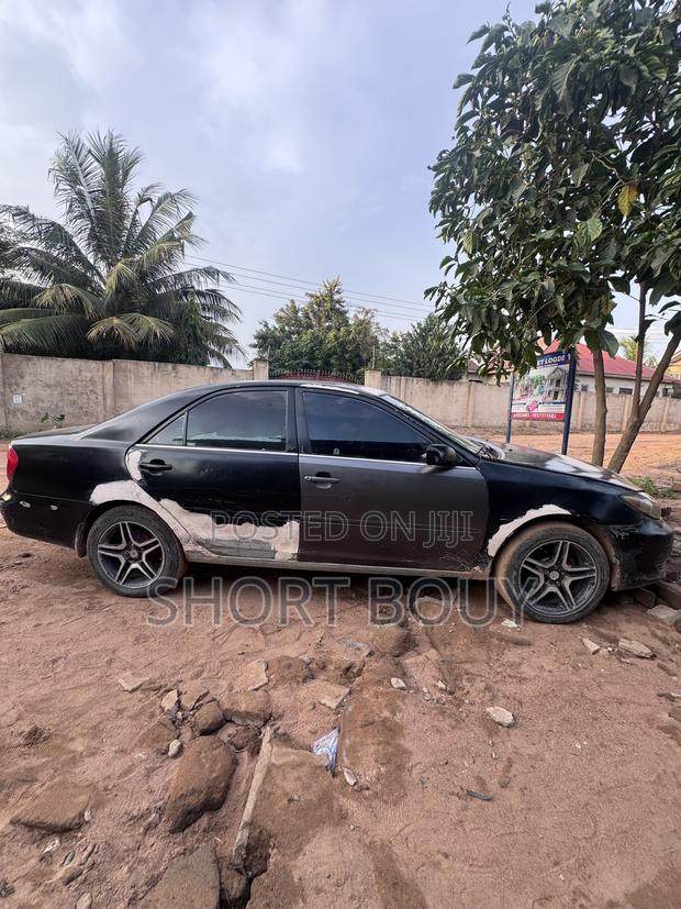 Toyota Camry LE 4dr Sedan (2.4L 4cyl 5M) 2004 Black