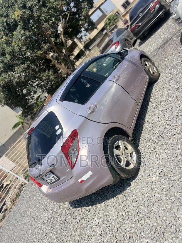 Toyota Vitz 2013 Silver
