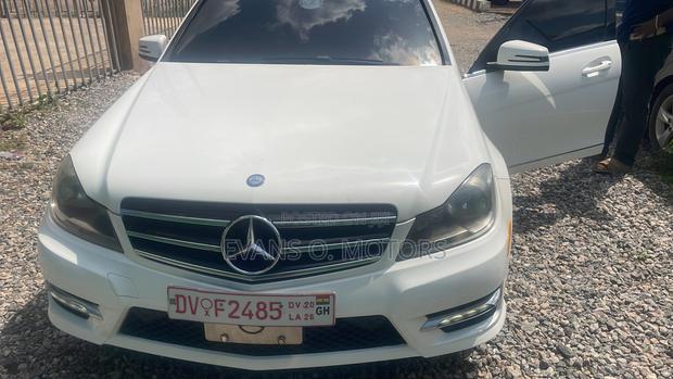 Mercedes-Benz C300 Sport 4Matic Sedan AWD (3.5L 6cyl 7A) 2014 White