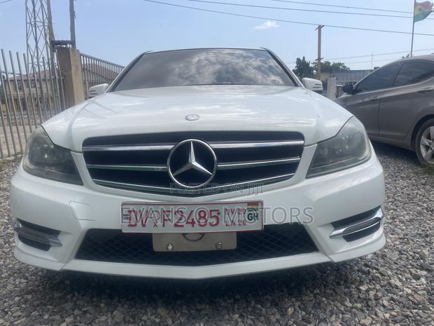 Mercedes-Benz C300 Sport 4Matic Sedan AWD (3.5L 6cyl 7A) 2014 White