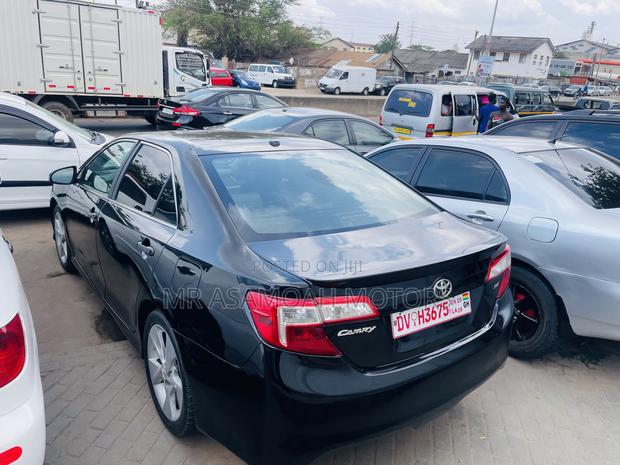 Toyota Camry SE 4dr Sedan (2.5L 4cyl 6A) 2014 Black
