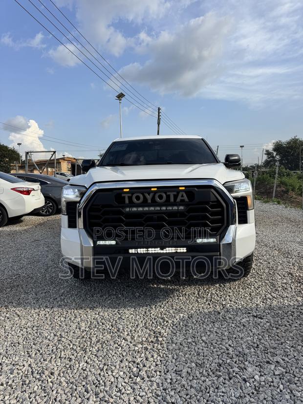 Toyota Tundra Limited CrewMax 5.5' Bed 2024 White