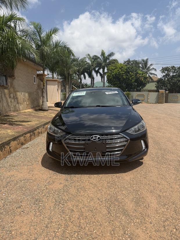 Hyundai Elantra Limited Sedan FWD (2.0L 4cyl 6A) 2017 Black