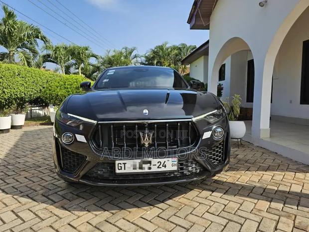 Maserati Levante 2022 Gray