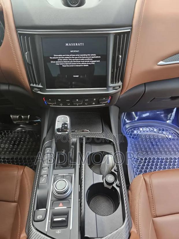 Maserati Levante 2022 Gray