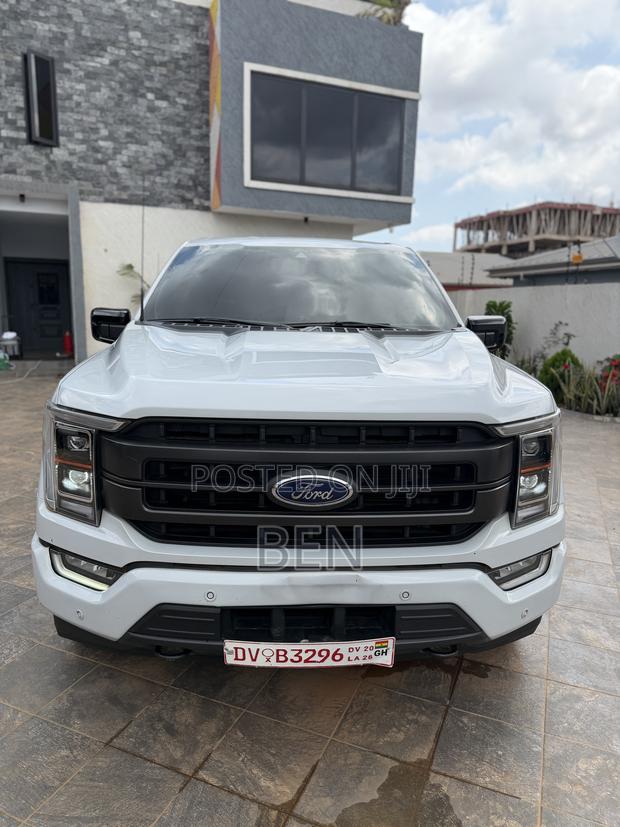 Ford F-150 LARIAT 2022 White