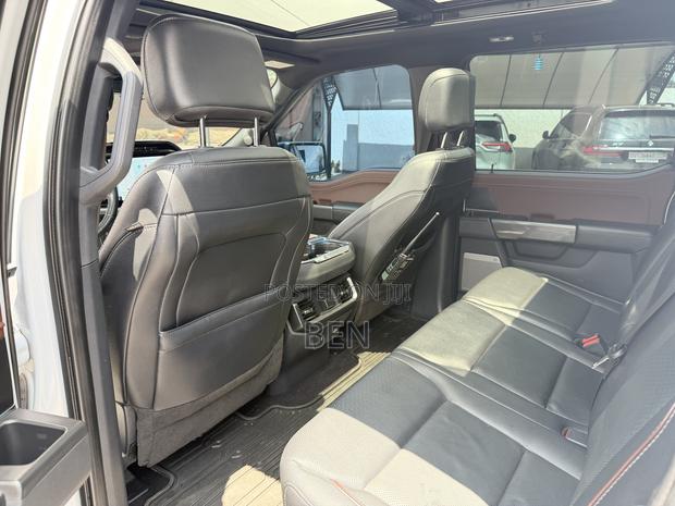 Ford F-150 LARIAT 2022 White