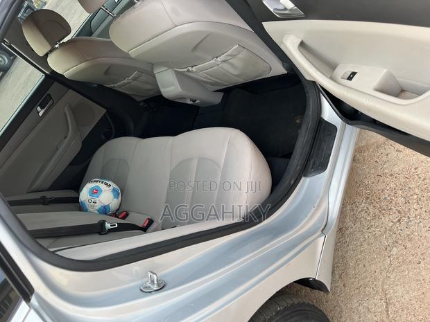 Hyundai Sonata SE 4dr Sedan (2.4L 4cyl 6A) 2015 Silver