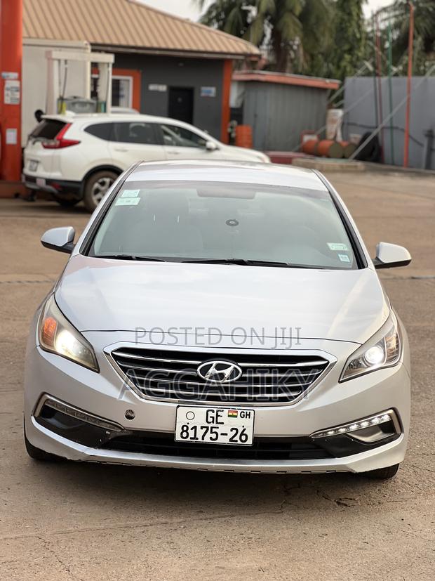 Hyundai Sonata SE 4dr Sedan (2.4L 4cyl 6A) 2015 Silver