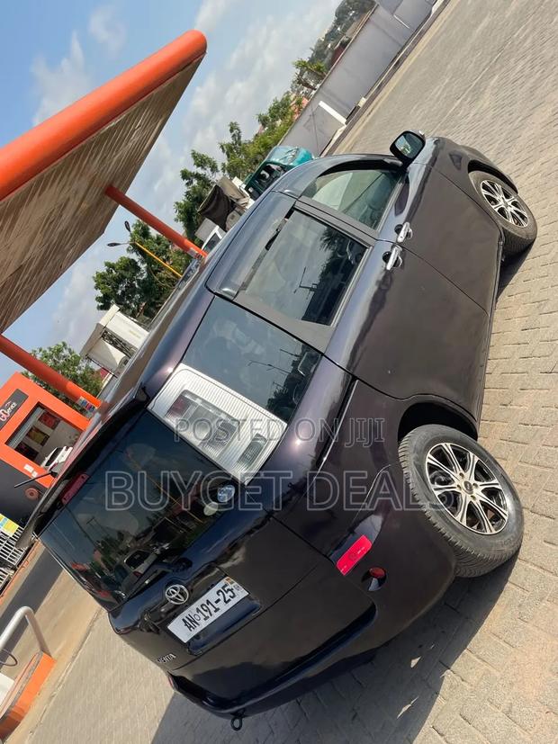 Toyota Sienta 2014 Gray