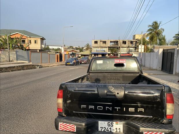 Nissan Frontier 2004 Black