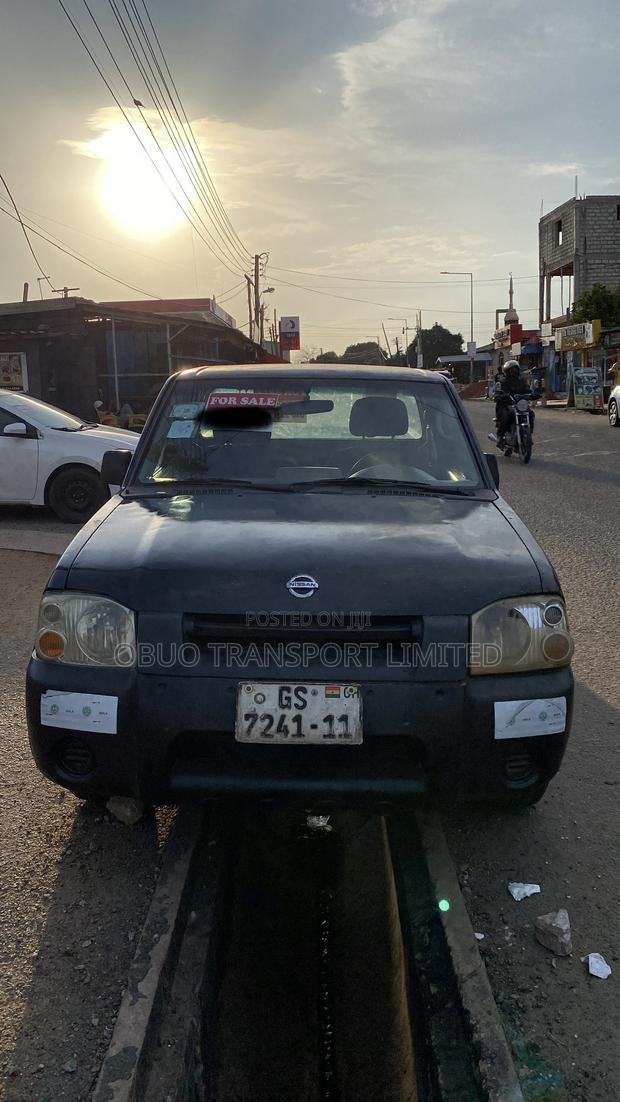 Nissan Frontier 2004 Black