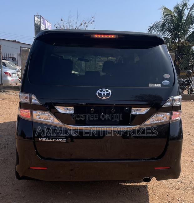 Toyota Vellfire V 2.4 FWD 8-Seater 2011 Black