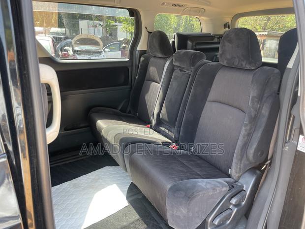 Toyota Vellfire V 2.4 FWD 8-Seater 2011 Black