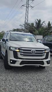 Toyota Land Cruiser 2023 White for sale