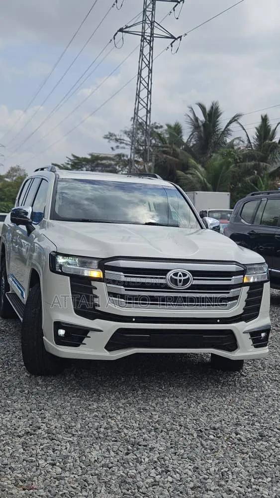 Toyota Land Cruiser 2023 White